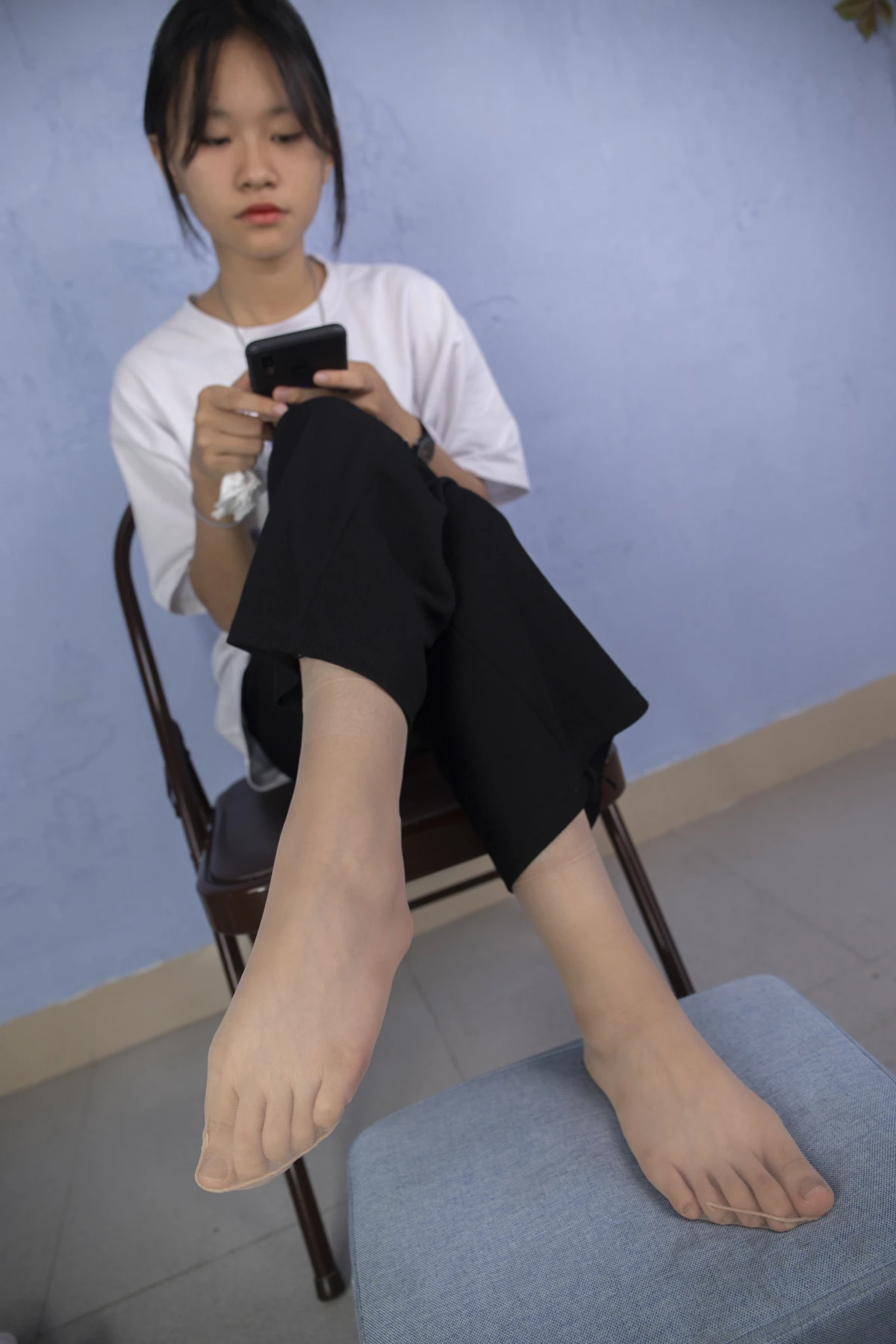 [Mzsock] NO.012 Qiqi’s sexy fleshy silk is tempting, her toes are twisting under the stockings Southern football skills#[108P]-97